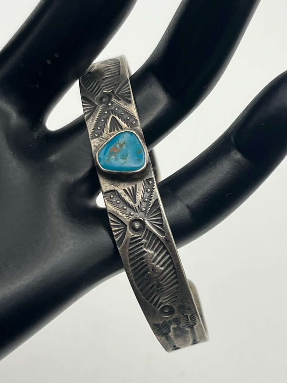 Native American sterling silver hand stamped blue stone vintage cuff bracelet - Picture 2 of 16